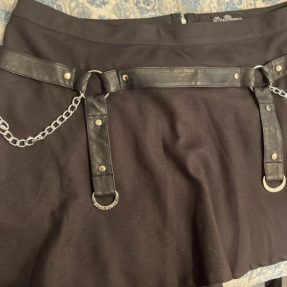 Royal‎ Bones Gothic Black Skater Mini Skirt with Silver Chains and Straps XXL - Picture 4 of 4